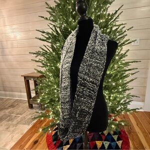 North Face Black and White Knit Scarf